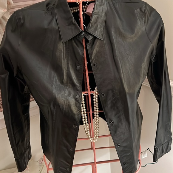 Black leather shirt. - Picture 5 of 12